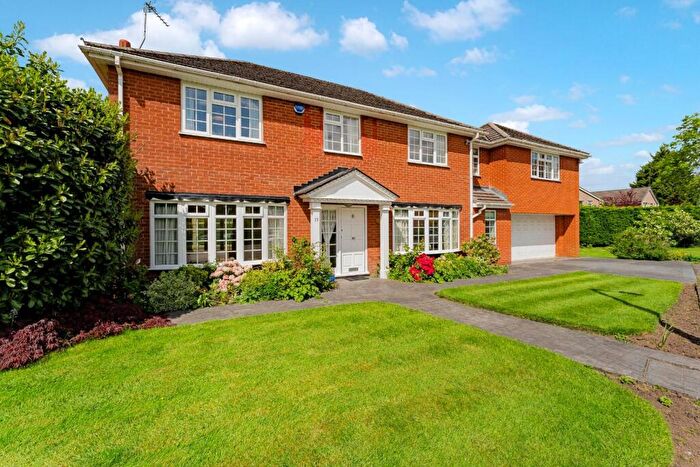 5 Bedroom Detached House For Sale In Milverton Drive, Bramhall, SK7