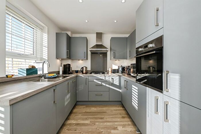 3 Bedroom Detached House For Sale In Lulworth Place, Hampton Beach, Peterborough, PE7