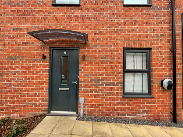 3 Bedroom Semi-Detached House To Rent In Tulip Drive, Leeds, Yorkshire, LS14