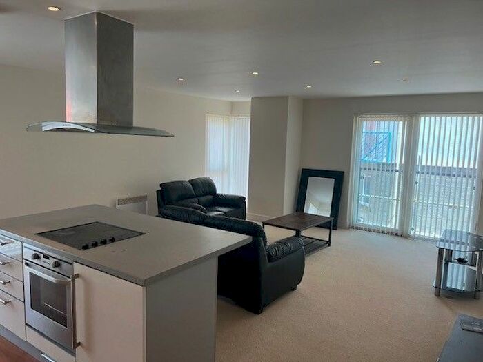 2 Bedroom Flat To Rent In Trawler Road, Swansea, SA1