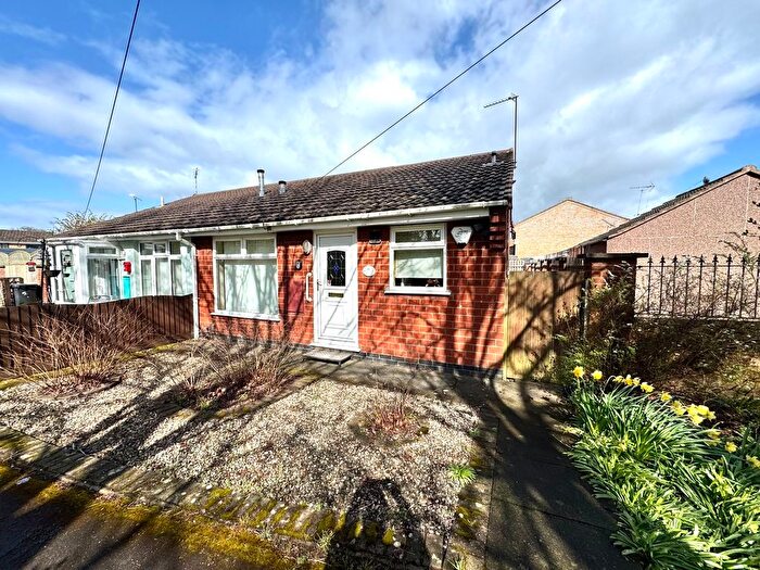 2 Bedroom Bungalow For Sale In Mallerin Croft, Nuneaton, CV10