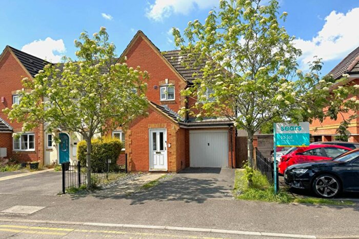 4 Bedroom End Of Terrace House To Rent In Havelock Road, Wokingham, RG41