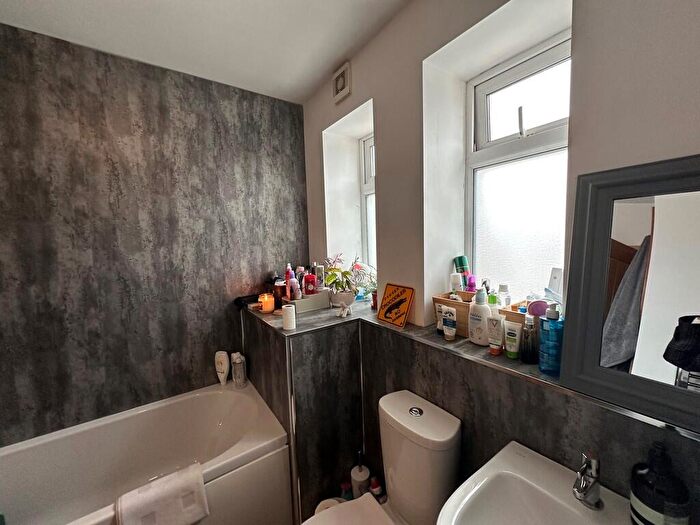 2 Bedroom Apartment To Rent In Shaw Heath, Stockport, SK3