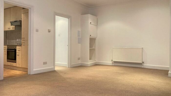 2 Bedroom Apartment To Rent In Barry Road, East Dulwich, London, SE22