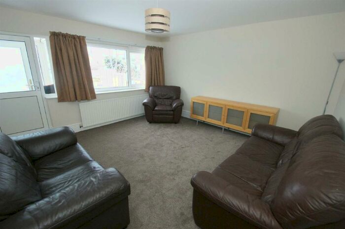 3 Bedroom Terraced House To Rent In Dominion Avenue, Gledhow Lane, Leeds, LS7