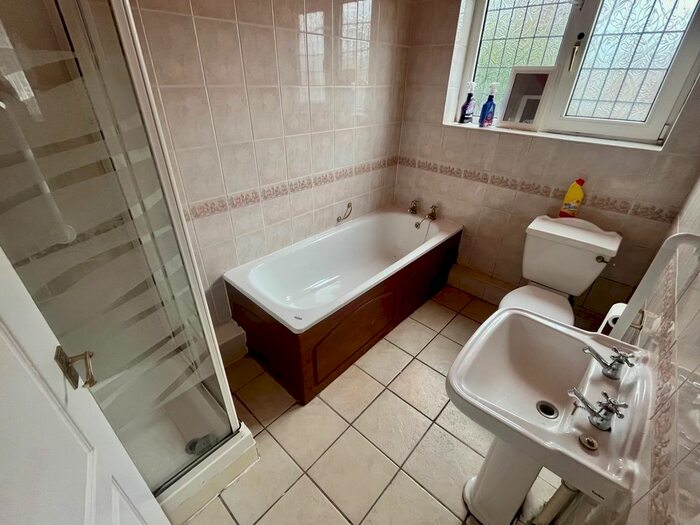 2 Bedroom Semi-Detached Bungalow For Sale In Towers Avenue, Maghull, Liverpool, L31