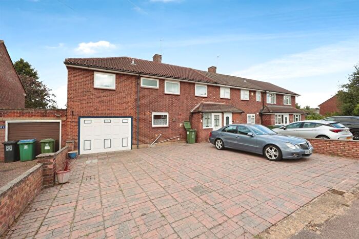 5 Bedroom Semi-Detached House For Sale In Westlea Avenue, Watford, WD25