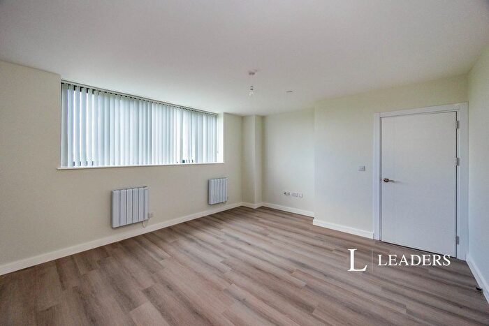 1 Bedroom Flat To Rent In Roebuck House, PO6