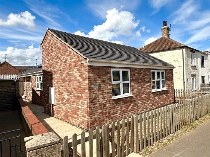 2 Bedroom Detached Bungalow For Sale In Seas End Road, Moulton Seas End, Spalding, PE12