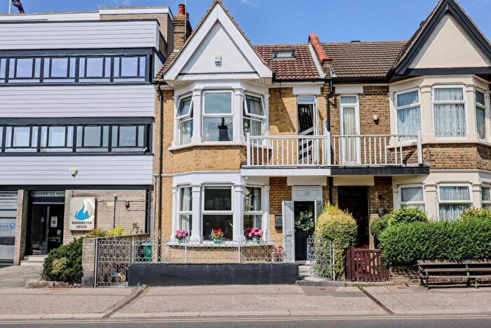 3 Bedroom Semi-Detached House For Sale In Rectory Grove, Leigh-On-Sea, SS9