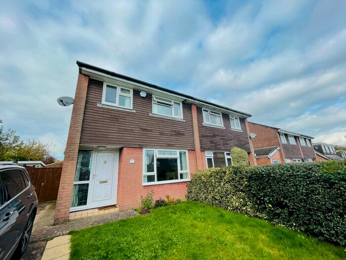 3 Bedroom Property To Rent In Lynch Blosse Close, Llandaff, Cardiff, CF5