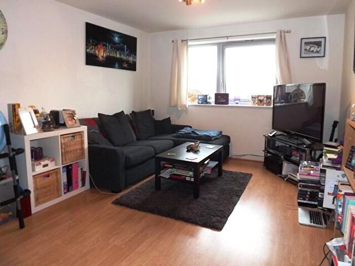 1 Bedroom Flat To Rent In Cosmopolitan Court, Enfield, EN1