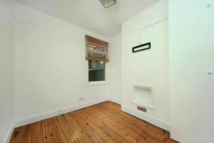 2 Bedroom Flat To Rent In Glenfield Road, London, W13