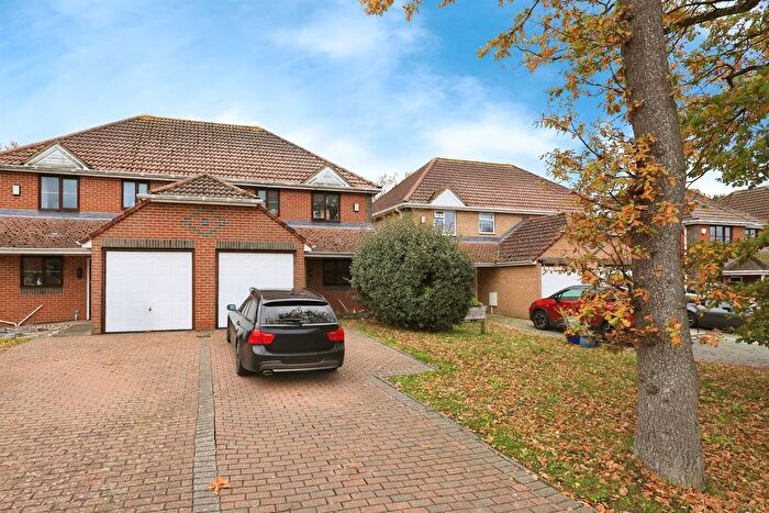 3 Bedroom Semi Detached House For Sale In Lynholm Road, Polegate, BN26