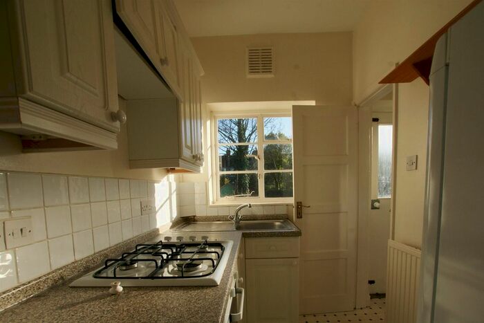 2 Bedroom Flat To Rent In Langthorne Street, London, SW6