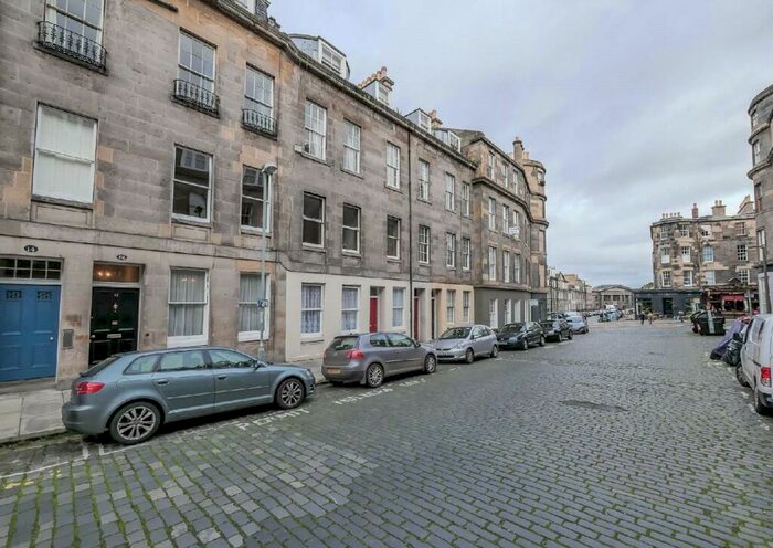 2 Bedroom Flat To Rent In Barony Street, Edinburgh, EH3