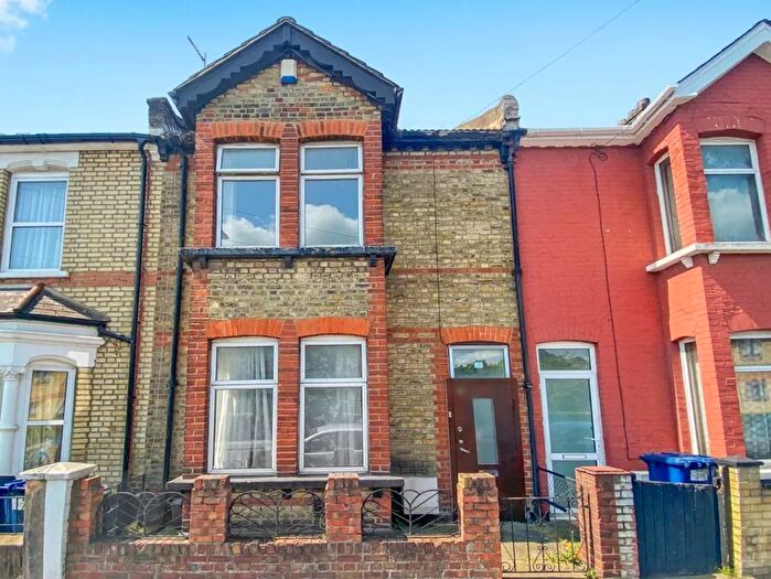 4 Bedroom Terraced House For Sale In Brent View Road, London, NW9