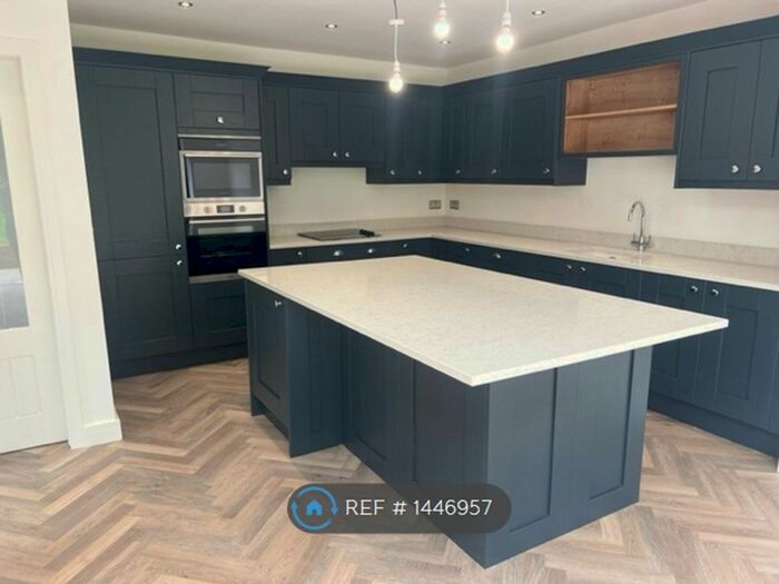 3 Bedroom Semi-Detached House To Rent In Wensley Road, Leeds, LS7