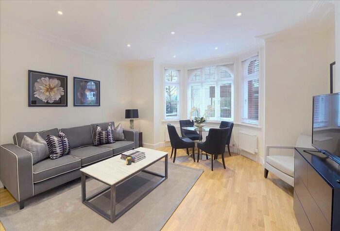 2 Bedroom Flat To Rent In Hamlet Gardens, London, W6