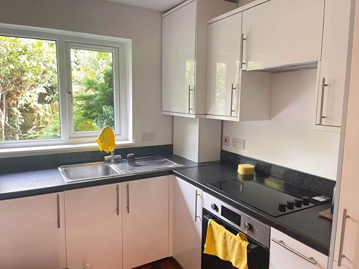 2 Bedroom Bungalow To Rent In Vicarage Way, Slough, SL3
