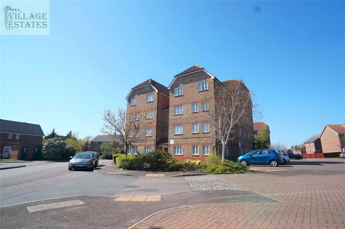 2 Bedroom Flat To Rent In Fairway Drive, London SE28