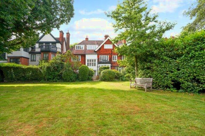 3 Bedroom Flat To Rent In Elsworthy Road, Primrose Hill, NW3