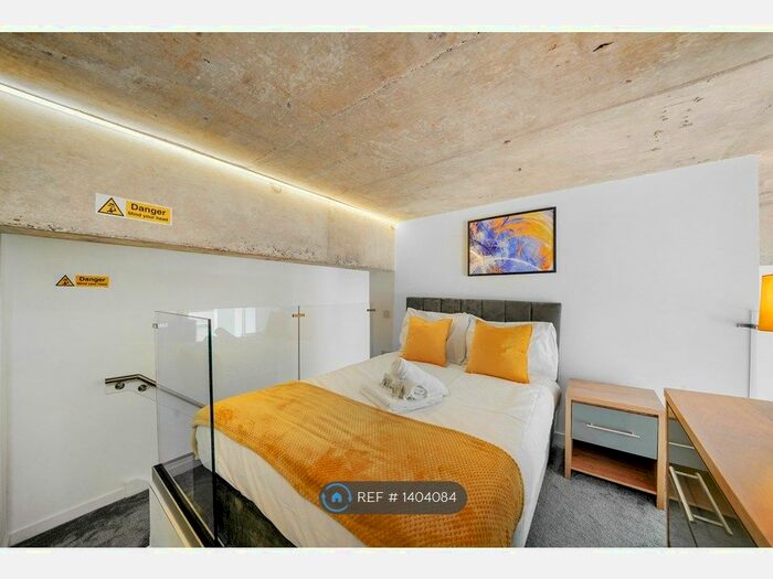 1 Bedroom Flat To Rent In Metro Court, West Bromwich, B70