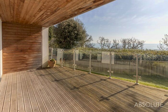 2 Bedroom Flat To Rent In Middle Lincombe Road, Torquay, Devon, TQ1