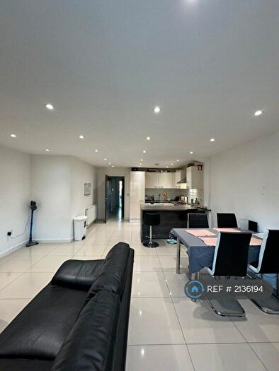 2 Bedroom Flat To Rent In Cosmos Apartments, London, E14