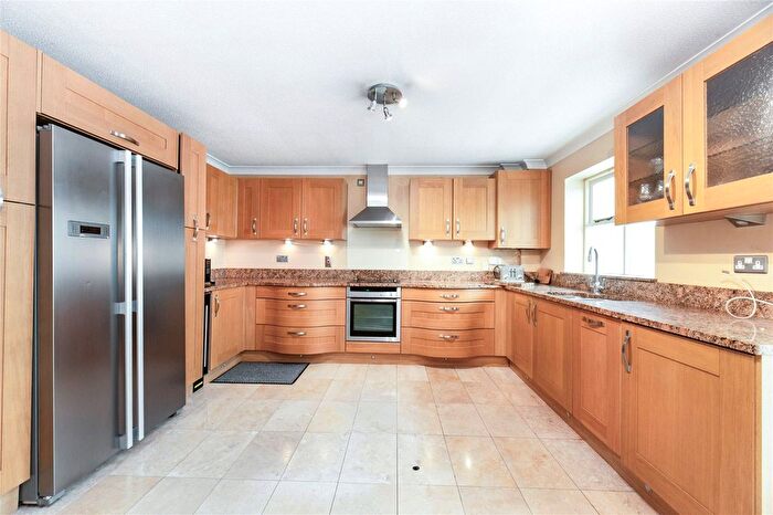 4 Bedroom Detached House For Sale In Moore Way, Sutton, SM2