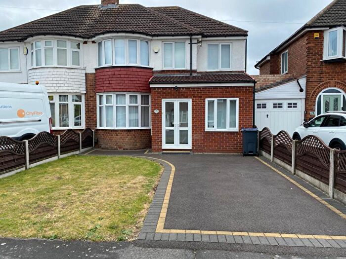 3 Bedroom Semi-Detached House For Sale In Elizabeth Road, Sutton Coldfield, B73