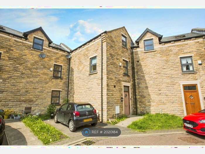 4 Bedroom End Of Terrace House To Rent In Hebble View, Siddal, Halifax, HX3