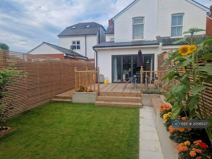 2 Bedroom Flat To Rent In Hampton Road, Worcester Park, KT4