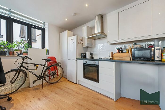 1 Bedroom Flat To Rent In Lea Bridge Road, London, E10