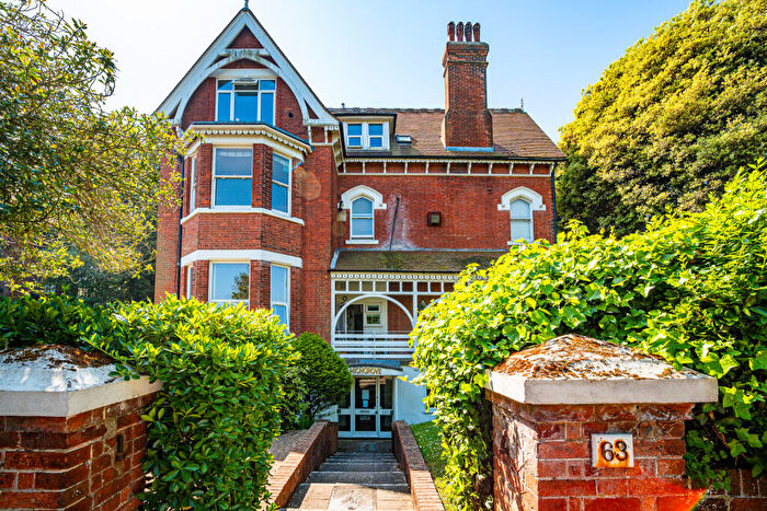 1 Bedroom Apartment For Sale In Highgrove, Carlisle Road, Lower Meads, Eastbourne, BN20