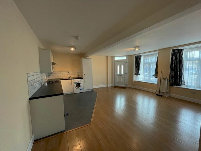 1 Bedroom Flat To Rent In Greenford Road, Greenford, UB6