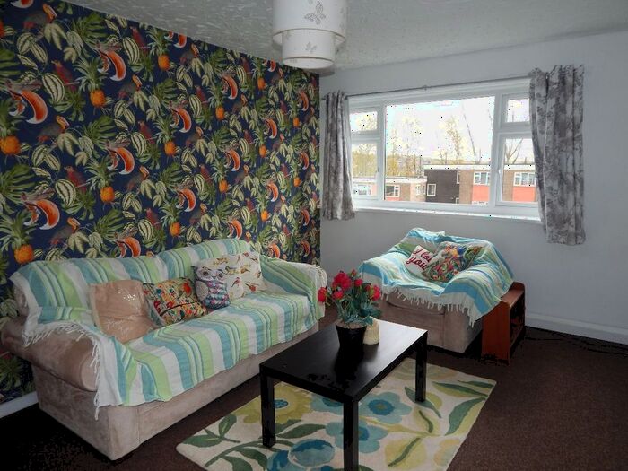 2 Bedroom Flat To Rent In Preston Street, Batley, WF17