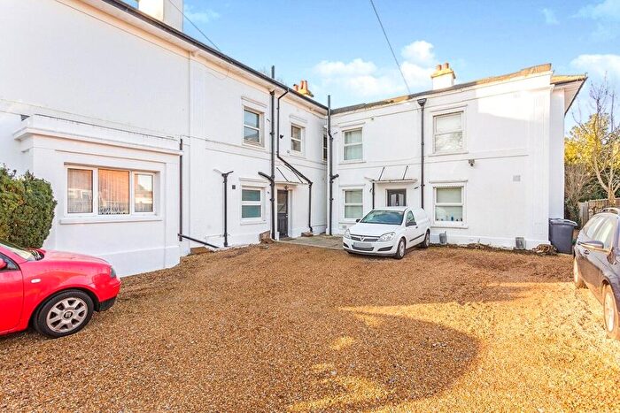 3 Bedroom Flat To Rent In Stamford Avenue, Hayling Island, Hampshire, PO11