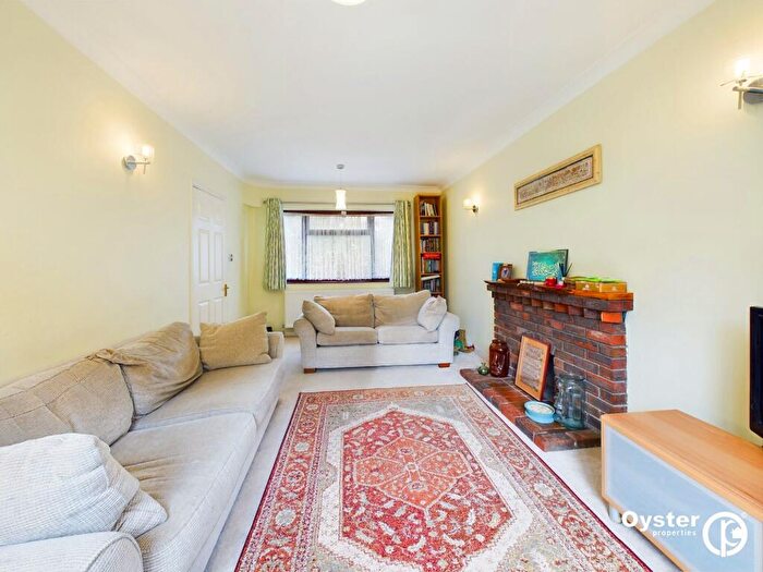 4 Bedroom Detached House For Sale In Uxbridge Road, Harrow, HA3