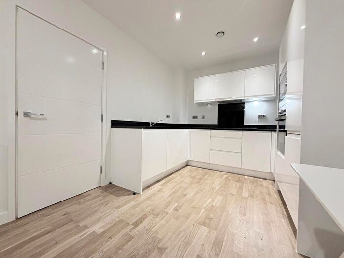 1 Bedroom Apartment To Rent In Hampden Road Haringay, N8