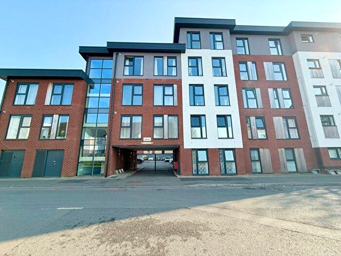 2 Bedroom Apartment For Sale In Oakview, Richard Lewis Way, Shirley, B90
