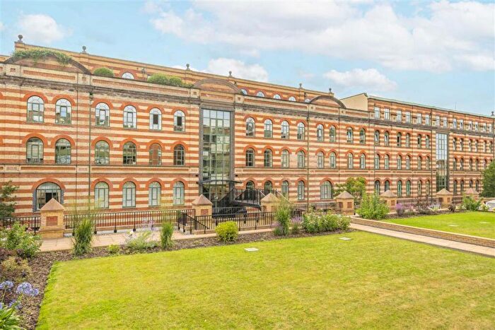 1 Bedroom Flat For Sale In Brasenose Drive, Barnes, SW13