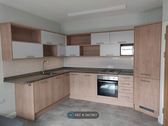 3 Bedroom Flat To Rent In Horfield, Bristol, BS7