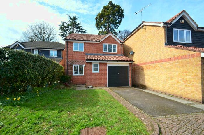 4 Bedroom Detached House To Rent In Dunnymans Road, Banstead, Surrey, SM7