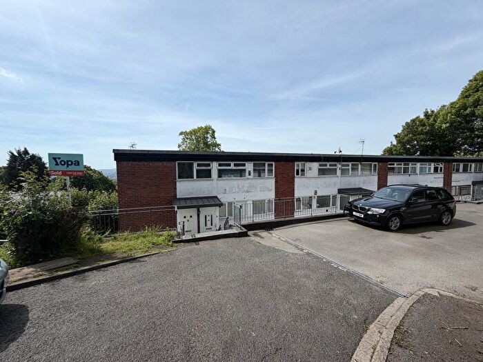 2 Bedroom Flat To Rent In View Drive, Dudley, DY2
