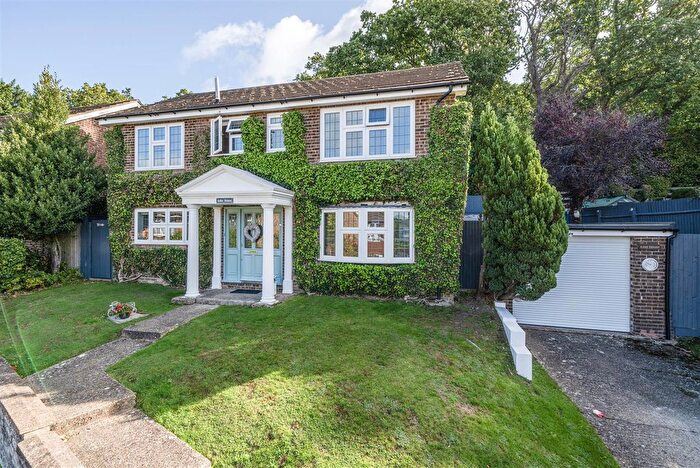 4 Bedroom Property For Sale In Ringwood Avenue, Orpington, BR6