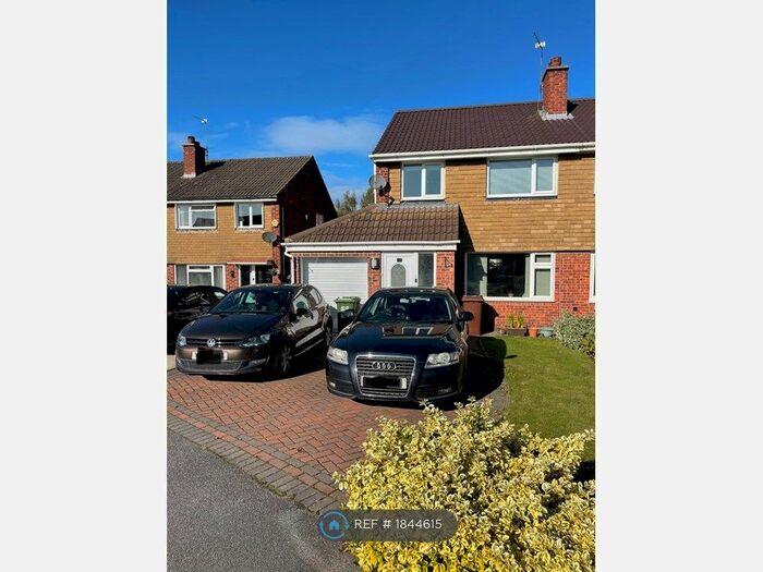 3 Bedroom Semi-Detached House To Rent In Birkdale Drive, Leeds, LS17