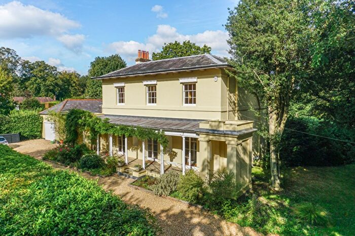 6 Bedroom Detached House For Sale In Vicarage Road, Yateley, Hampshire, GU46