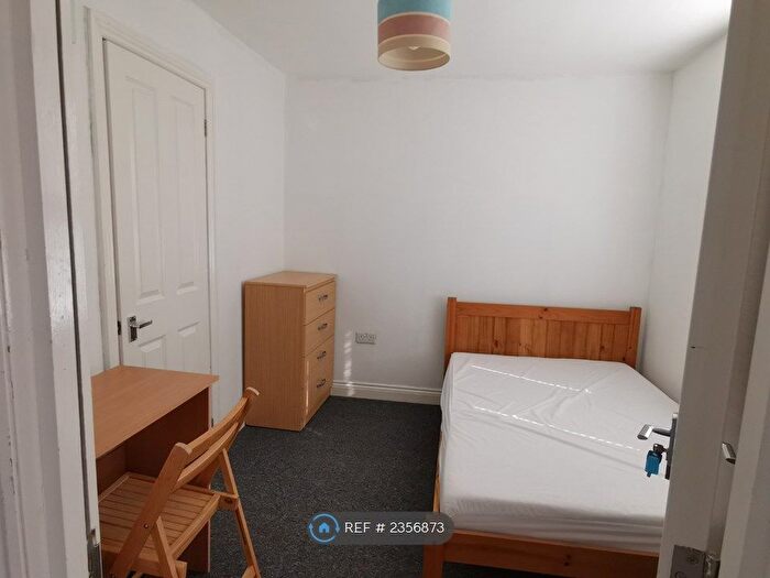 6 Bedroom End Of Terrace House To Rent In Inverness Road, Brighton, BN2