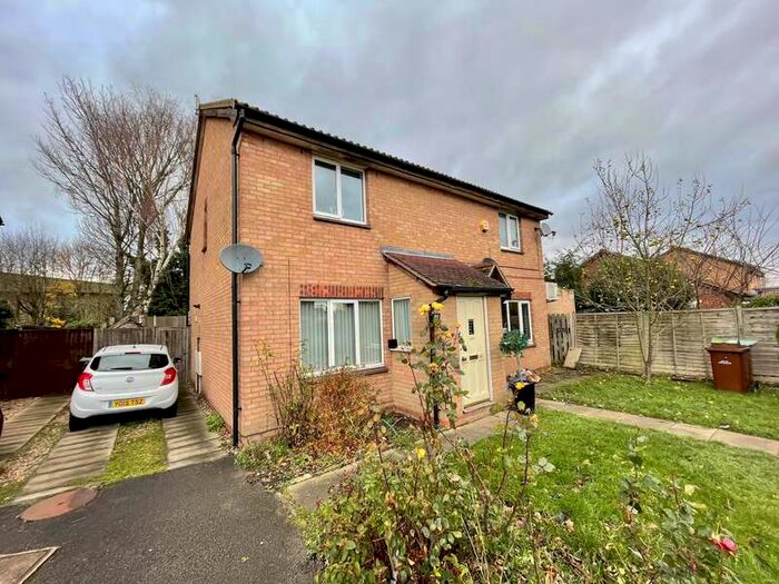 3 Bedroom Semi-Detached House To Rent In Dean Close, Wollaton, NG8